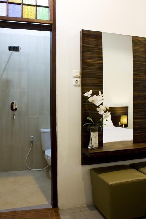 Grand Marto Hotel Yogyakarta Room photo