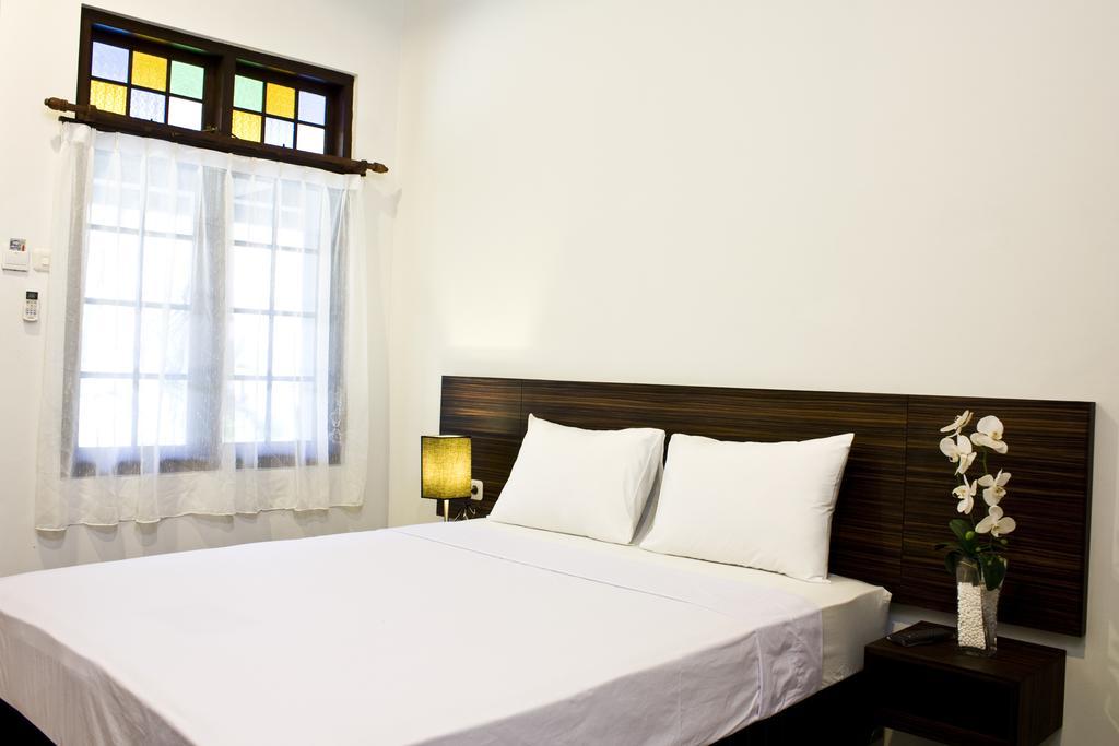 Grand Marto Hotel Yogyakarta Room photo
