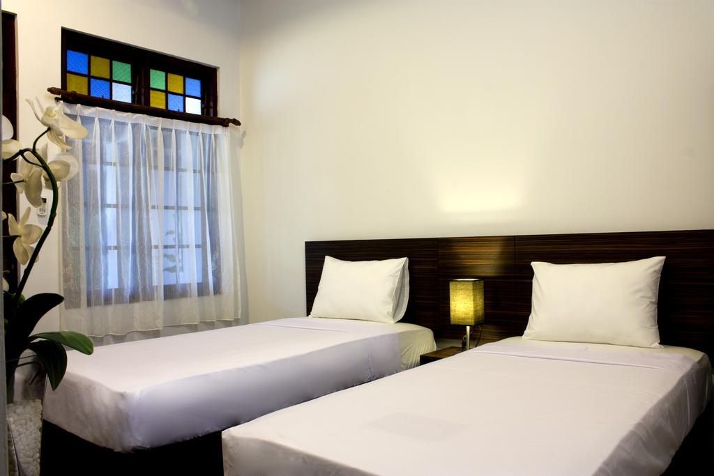 Grand Marto Hotel Yogyakarta Room photo
