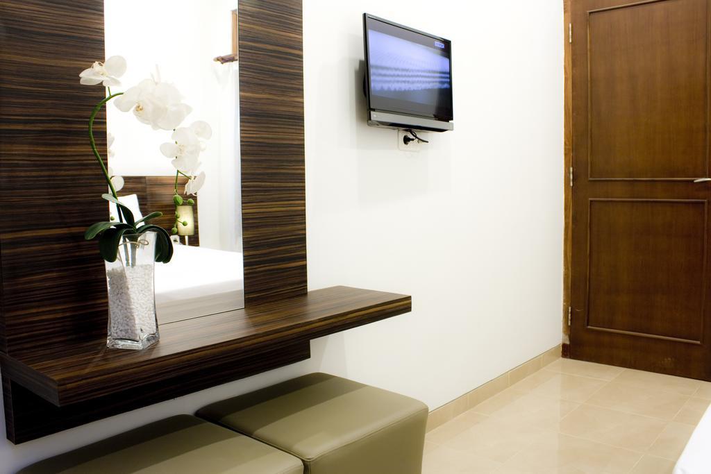 Grand Marto Hotel Yogyakarta Room photo