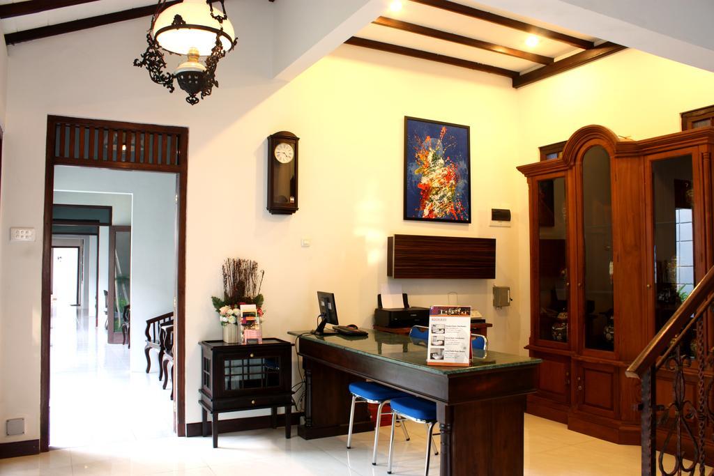 Grand Marto Hotel Yogyakarta Exterior photo